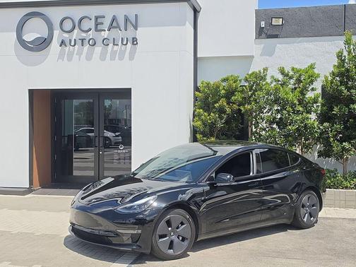 Black 2022 Tesla Model 3 Long Range