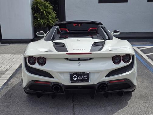 2022 Ferrari F8 Spider Base