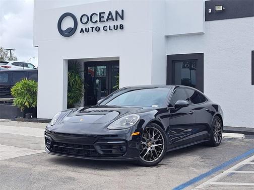 2022 Porsche Panamera 4