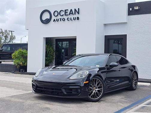 2022 Porsche Panamera 4