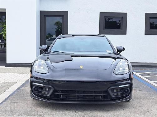 2022 Porsche Panamera 4