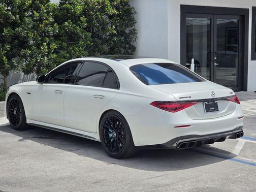 Moonlight White 2024 Mercedes-Benz AMG S 63 E Base