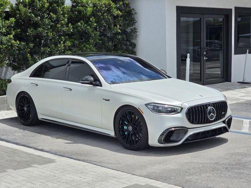 Moonlight White 2024 Mercedes-Benz AMG S 63 E Base