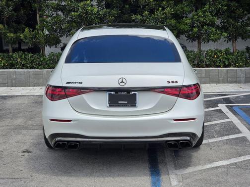 Moonlight White 2024 Mercedes-Benz AMG S 63 E Base