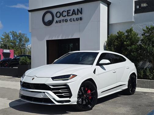 2022 Lamborghini Urus Graphite Capsule
