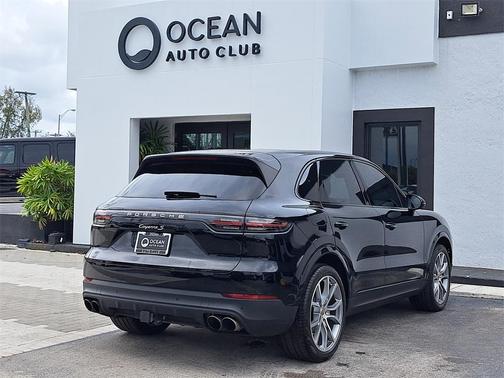 2023 Porsche Cayenne S