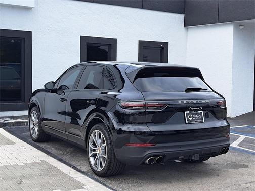 2023 Porsche Cayenne S