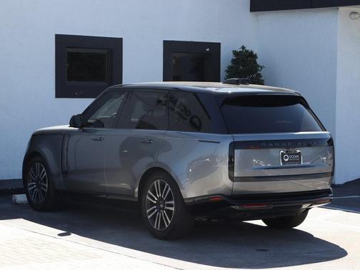 2023 Land Rover Range Rover P530 SE