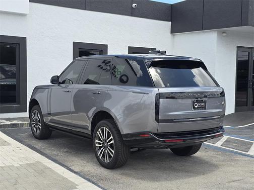 2023 Land Rover Range Rover P530 SE