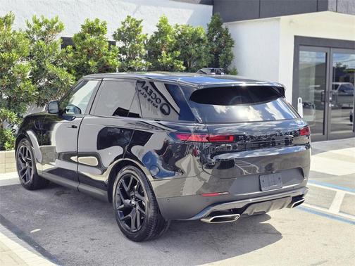 2024 Land Rover Range Rover Sport SE