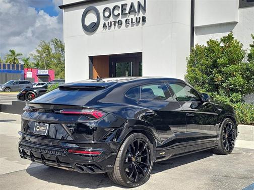 2024 Lamborghini Urus S