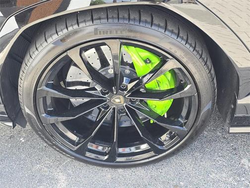2024 Lamborghini Urus S
