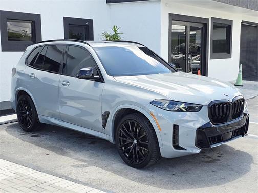 2024 BMW X5 M60i