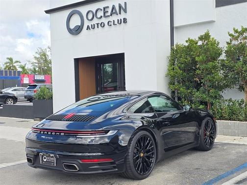 2021 Porsche 911 Carrera