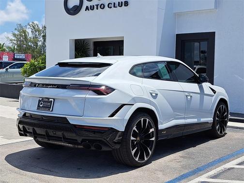 2024 Lamborghini Urus S