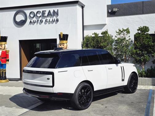 2023 Land Rover Range Rover P530 SE