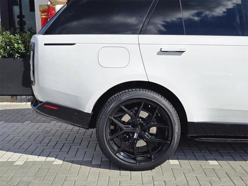 2023 Land Rover Range Rover P530 SE