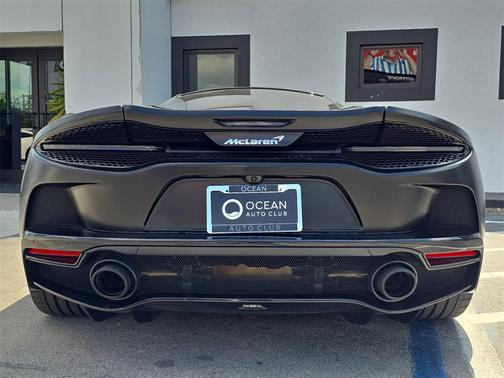 2022 McLaren GT Base