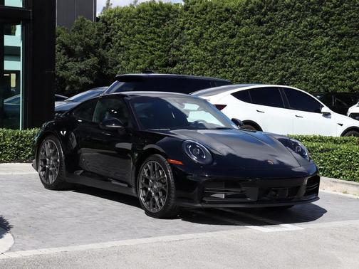 2025 Porsche 911 Carrera