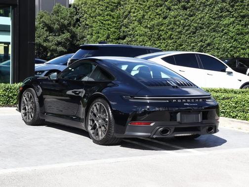 2025 Porsche 911 Carrera