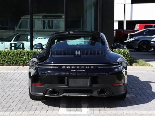 2025 Porsche 911 Carrera
