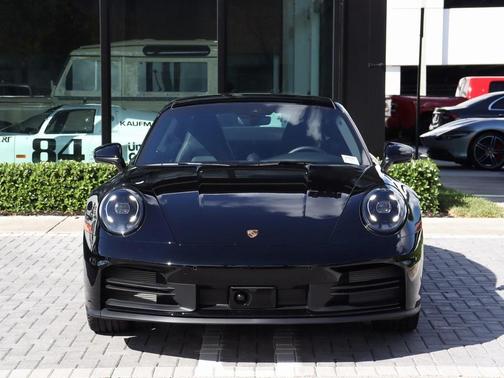 2025 Porsche 911 Carrera