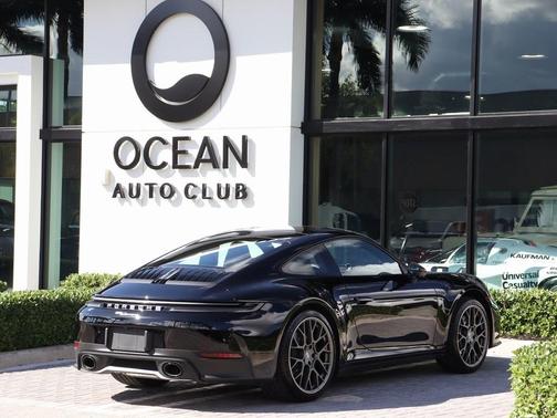 2025 Porsche 911 Carrera
