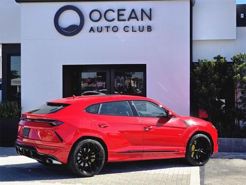 2022 Lamborghini Urus Base