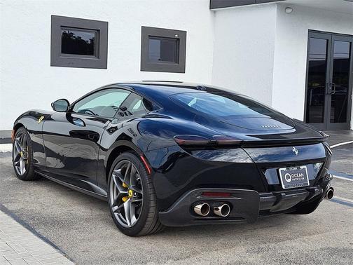 2021 Ferrari Roma Base