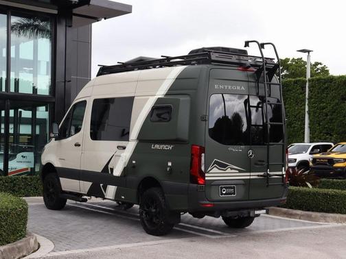 2023 Mercedes-Benz Sprinter 2500 