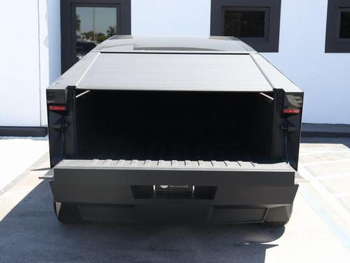 2024 Tesla Cybertruck Cyberbeast