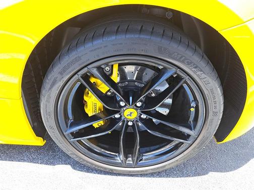 2018 Ferrari 488 Spider Base