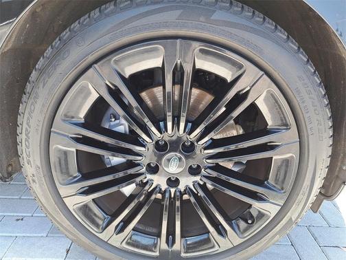 2024 Land Rover Range Rover P400 SE