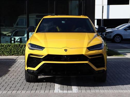 2022 Lamborghini Urus Graphite Capsule