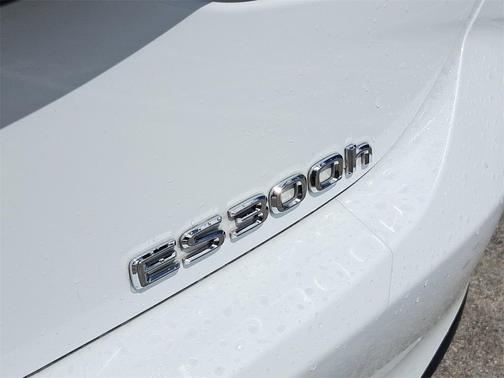 2023 Lexus ES 300h Base