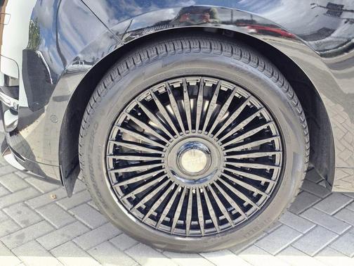 Santorini Black 2023 Land Rover Range Rover Sport SE Dynamic