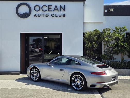 2018 Porsche 911 Carrera