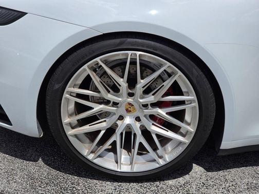 2022 Porsche 911 Carrera