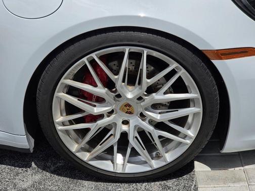 2022 Porsche 911 Carrera