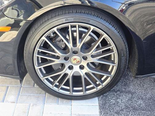 2023 Porsche Panamera Platinum Edition