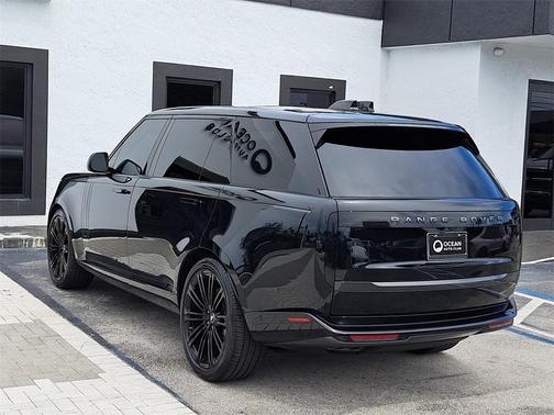 2023 Land Rover Range Rover P530 SE