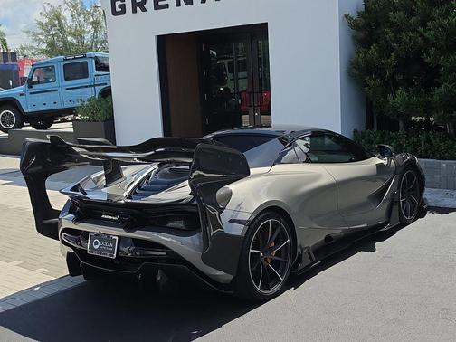 Amethyst / Black 2020 McLaren 720S