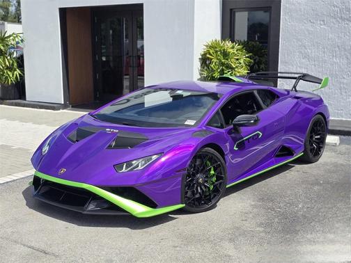 2023 Lamborghini Huracan STO Base