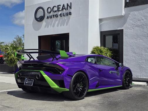 2023 Lamborghini Huracan STO Base
