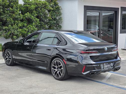 Black Sapphire Metallic 2023 BMW 760 760i xDrive