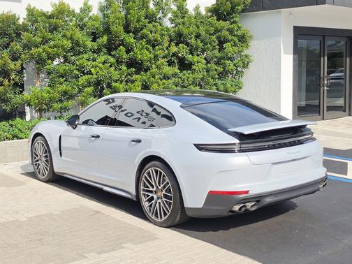 Ice Grey Metallic 2024 Porsche Panamera Base
