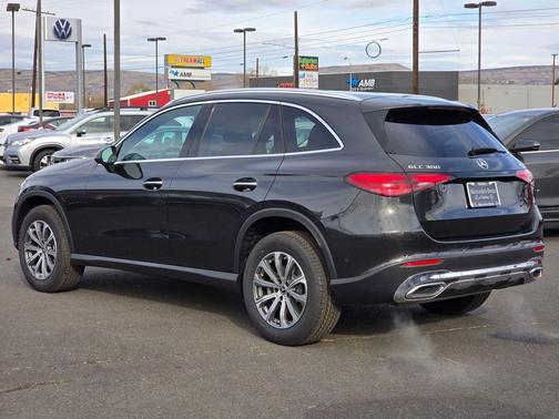 2026 Mercedes-Benz GLC 300 Base 4MATIC