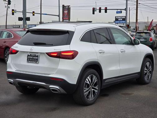 2025 Mercedes-Benz GLA 250 Base 4MATIC