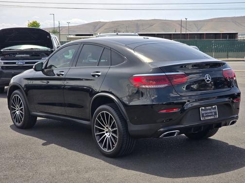 Black 2022 Mercedes-Benz GLC 300 4MATIC Coupe