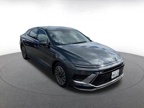 2024 Hyundai SONATA Hybrid SE
